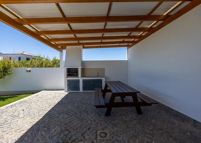 Pontalaia Village בית נופש סאגרש